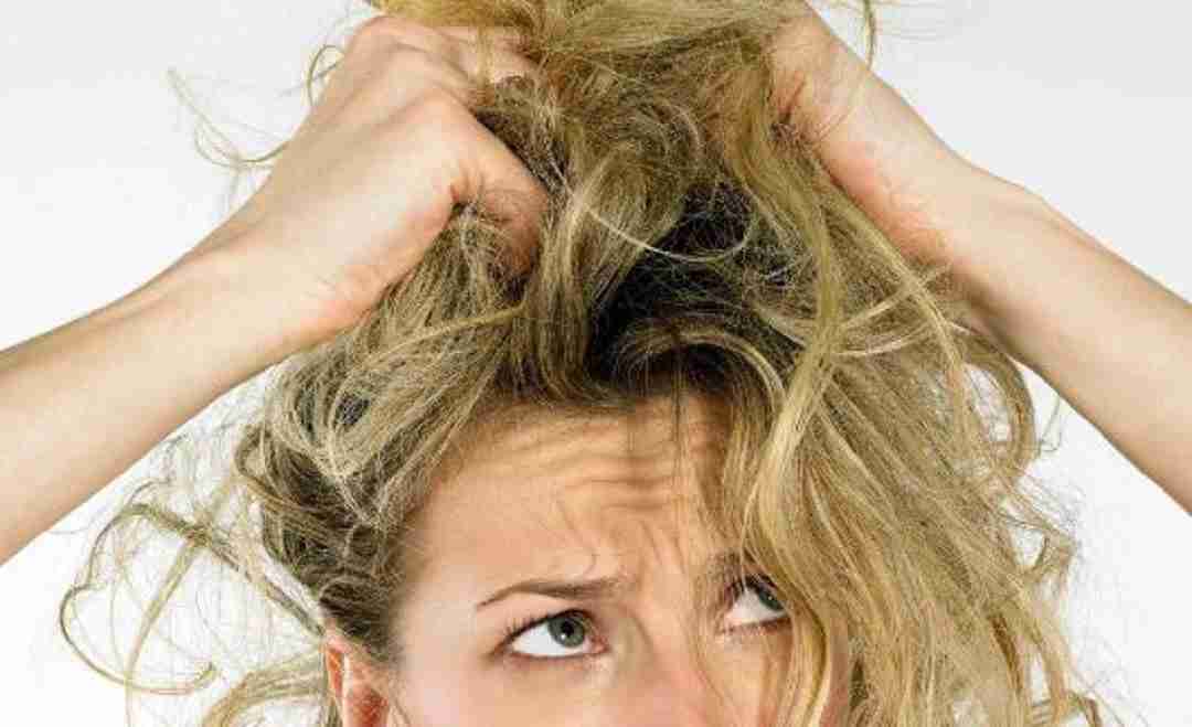 Cách phòng tránh các tác hại của thuốc nhuộm tóc.